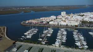 La Junta de Andalucía invierte más de 8 millones en la modernización del Puerto de Ayamonte.